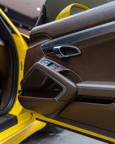 Porsche 911 Carrera (2016)