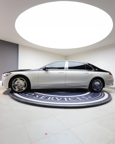 Mercedes Benz - Maybach