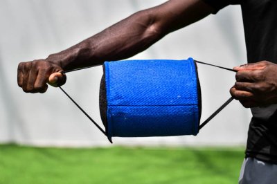 Solid K9 Jumbo sized bite roll (French linen) [SOK-BC05]