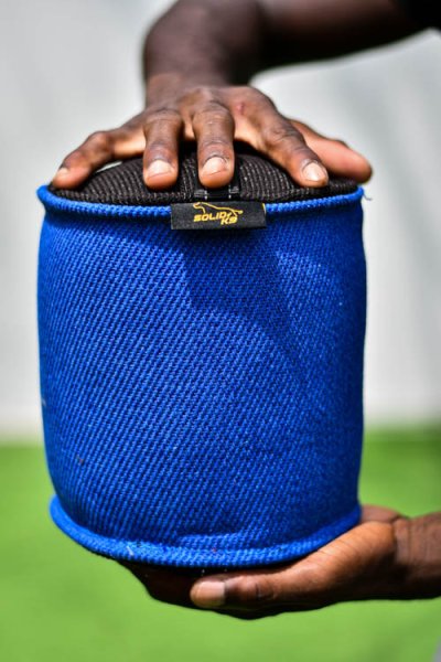 Solid K9 Jumbo sized bite roll (French linen) [SOK-BC05]