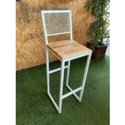 เก้าอี้กมีพนักพิงหลัง พื้นไม้ และ ตะแกรง เก้าอี้กมีพนักพิงหลัง พื้นไม้ และ ตะแกรง