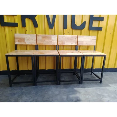 เก้าอี้กมีพนักพิงหลัง พื้นไม้ และ ตะแกรง เก้าอี้กมีพนักพิงหลัง พื้นไม้ และ ตะแกรง