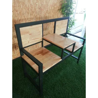 ม้านั้งคู่มีพนักแพิงหลังและแขนพื้นไม้นั้งได้2คน ม้านั้งคู่มีพนักแพิงหลังและแขนพื้นไม้นั้งได้2คน