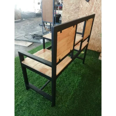 ม้านั้งคู่มีพนักแพิงหลังและแขนพื้นไม้นั้งได้2คน ม้านั้งคู่มีพนักแพิงหลังและแขนพื้นไม้นั้งได้2คน