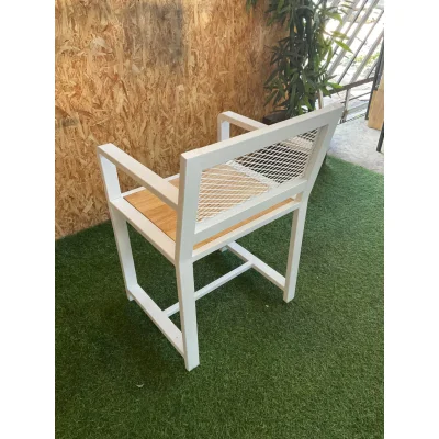 เก้าอี้มีพนักพิงและที่พักแขน  คุณภาพดี เก้าอี้มีพนักพิงและที่พักแขน  คุณภาพดี