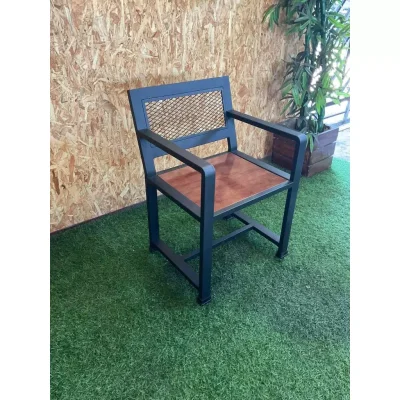 เก้าอี้มีพนักพิงและที่พักแขน  คุณภาพดี เก้าอี้มีพนักพิงและที่พักแขน  คุณภาพดี