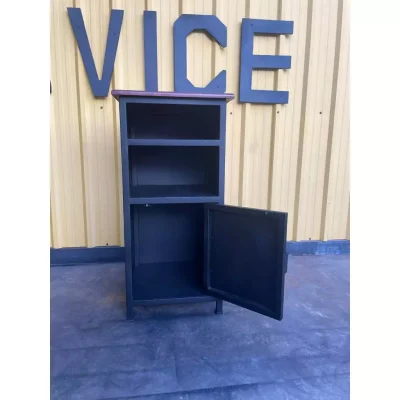 ชั้นวาง 4 ชั้นมีบานพับ โครงเหล็กใช้เป็นเหล็กกันสนิม ชั้นวาง 4 ชั้นมีบานพับ โครงเหล็กใช้เป็นเหล็กกันสนิม