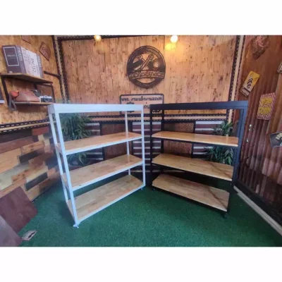 ชั้นวางของ 4 ชั้น มีล้อ พื้นไม้  โครงเหล็กกันสนิม ชั้นวางของ 4 ชั้น มีล้อ พื้นไม้  โครงเหล็กกันสนิม