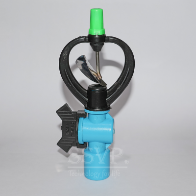 สปริงเกอร์ใบสแตนเลส โครงหมุนรอบตัว พร้อมวาล์ว PVC ขนาด 1/2 นิ้ว บรรจุ 5 ตัว