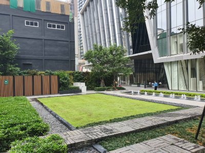 UOB (THAI) PCL HEAD OFFICE AT SUKHUMVIT 26, BANGKOK, THAILAND 