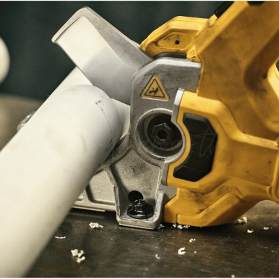 เครื่องตัดท่อพลาสติกไร้สาย 20V DEWALT รุ่น DCE180B (เครื่องเปล่า)