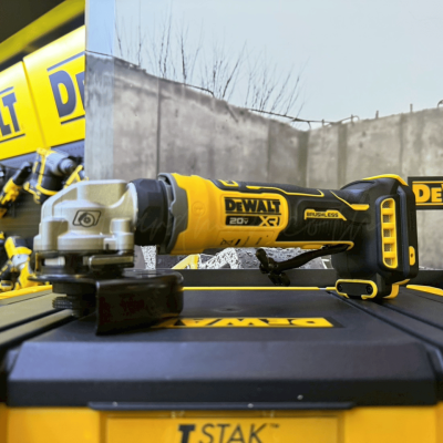 เครื่องเจียรไร้สาย 4 นิ้ว 20V DEWALT รุ่น DCG400N-B1 (เครื่องเปล่า) แถมฟรี!! ถุงมือ