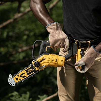 DEWALT DCCS623B 20V Pruning Chainsaw DEWALT DCCS623B 20V Pruning Chainsaw