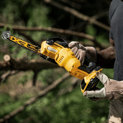 DEWALT DCCS623B 20V Pruning Chainsaw DEWALT DCCS623B 20V Pruning Chainsaw