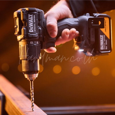 ชุดสว่านเเละไขควงกระแทกไร้สาย DEWALT รุ่น DCK2222MP2T-QW (MCLAREN)