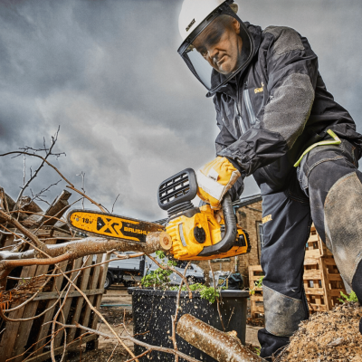 เลื่อยโซ่ไร้สาย 11.5 นิ้ว DEWALT รุ่น DCM565N-B1 (เครื่องเปล่า)