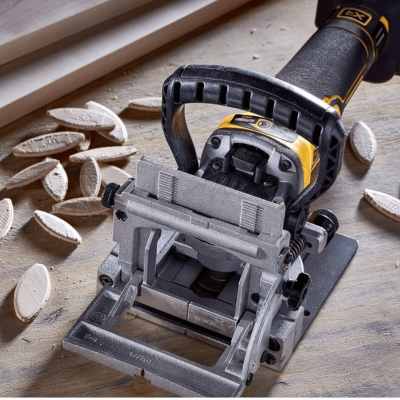 เครื่องเซาะร่องบิตกิตไร้สาย 18V/20Vmax DEWALT รุ่น DCW682N-XJ (เครื่องเปล่า)