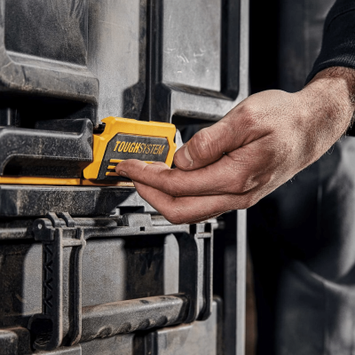 กล่องเครื่องมือช่าง ขนาดใหญ่ TOUGHSYSTEM 2.0 พร้อมล้อเข็น DEWALT รุ่น DWST83295-1