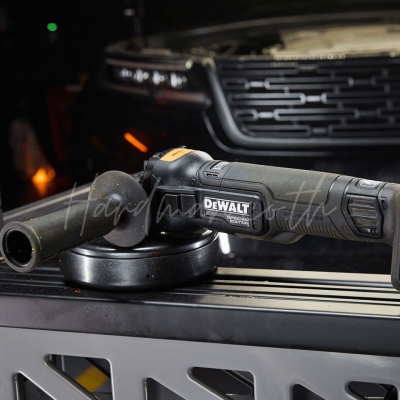 DCG45MP2T-B1 DEWALT x McLaren F1 Team 18V XR Special Edition Grinder - 2 x 5AH