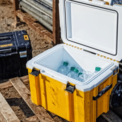 กล่องเก็บความเย็น (คูเลอร์) แบบรถเข็น DEWALT รุ่น DWST83281-1 กล่องเก็บความเย็น (คูเลอร์) แบบรถเข็น DEWALT รุ่น DWST83281-1