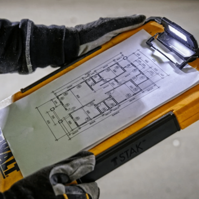 คลิปบอร์ด TSTAK พร้อมไฟ LED ด้านหน้า  DEWALT รุ่น DWST82732-1