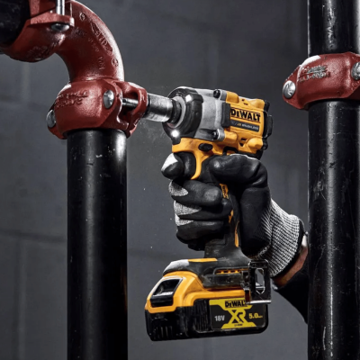 บล็อกกระแทกไร้สาย 18V/ 20V DEWALT รุ่น DCF921P1-B1 (มาพร้อมแบตเตอรี่เเละแท่นชาร์จ)