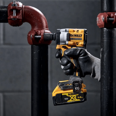 บล็อกกระแทกไร้สาย 18V/ 20V DEWALT รุ่น DCF921P1-B1 (มาพร้อมแบตเตอรี่เเละแท่นชาร์จ)