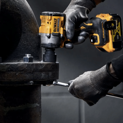 บล็อกกระแทกไร้สาย 18V/ 20V DEWALT รุ่น DCF921P1-B1 (มาพร้อมแบตเตอรี่เเละแท่นชาร์จ) บล็อกกระแทกไร้สาย 18V/ 20V DEWALT รุ่น DCF921P1-B1 (มาพร้อมแบตเตอรี่เเละแท่นชาร์จ)