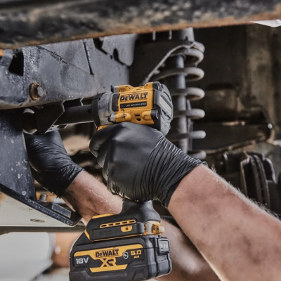 บล็อกกระแทกไร้สาย 18V/ 20V DEWALT รุ่น DCF921P1-B1 (มาพร้อมแบตเตอรี่เเละแท่นชาร์จ) บล็อกกระแทกไร้สาย 18V/ 20V DEWALT รุ่น DCF921P1-B1 (มาพร้อมแบตเตอรี่เเละแท่นชาร์จ)