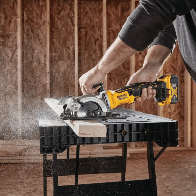 เลื่อยวงเดือนไร้สาย 20V Max DEWALT รุ่น DCS571N-KR  (เครื่องเปล่า)