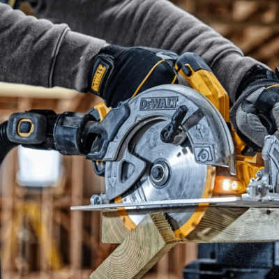 เลื่อยวงเดือนไร้สาย 7 นิ้ว 20V DEWALT รุ่น DCS570N-KR (เครื่องเปล่า)