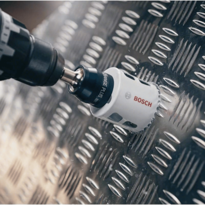 ชุดดอกโฮลซอ BiM 14 ชิ้น BOSCH พร้อมมีดพกอเนกประสงค์สวิส