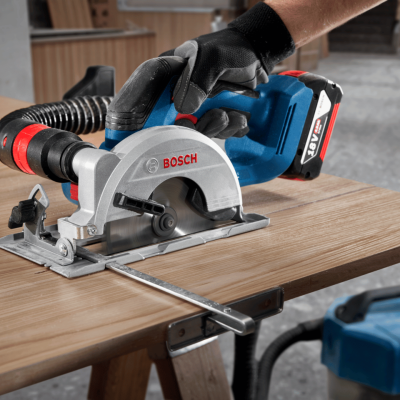 เลื่อยวงเดือนไร้สาย  5 นิ้ว 18V BOSCH รุ่น GKS 18V-44 (เครื่องเปล่า)