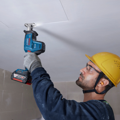 เลื่อยชักอเนกประสงค์ไร้สาย 18V BOSCH รุ่น GSA 18V-24