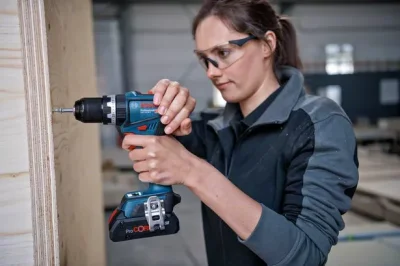 สว่านไขควงกระแทกไร้สาย BOSCH GSB 18V-90 C  สว่านไขควงกระแทกไร้สาย BOSCH GSB 18V-90 C