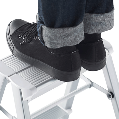 บันไดอะลูมิเนียมแบบเตี้ย 3 ขั้น HASEGAWA รุ่น SK2.0-08S (สีเงิน)