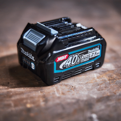 แบตเตอรี่ XGT 40Vmax 2.5 Ah MAKITA รุ่น BL4025 (191B42-8)