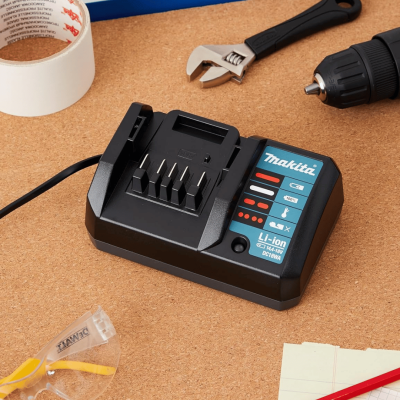 แท่นชาร์จแบตเตอรี่ LXT 18Vmax MAKITA รุ่น DC18WA (195423-6)