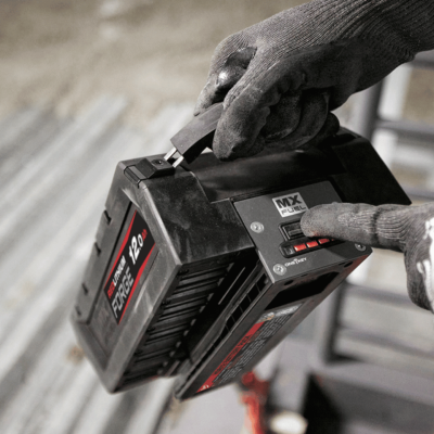 MILWAUKEE MXF HD812 ASIA MX FUEL™ REDLITHIUM™ FORGE™ 12.0Ah Battery