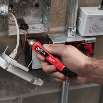 MILWAUKEE NCVDDF Duel Range Non-Contact Voltage Detector with Flashlight