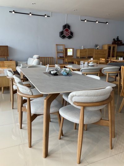 โต๊ะรับประทานอาหารรุ่น EXCLUSIVE SLAB