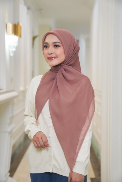 New Aery Collection x Sally Giovanny