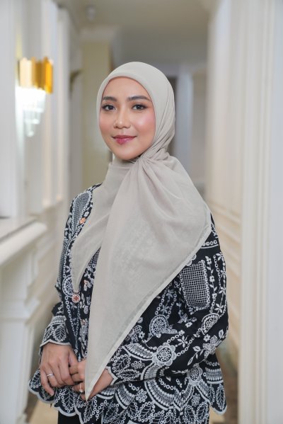 New Aery Collection x Sally Giovanny