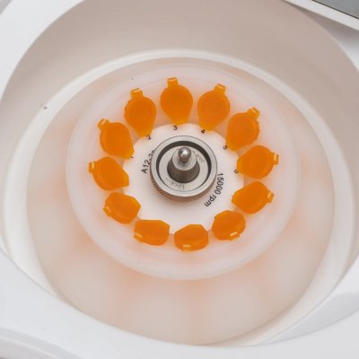 เครื่องปั่นเหวี่ยงตกตะกอนความเร็วสูง (High Speed Mini Centrifuge)