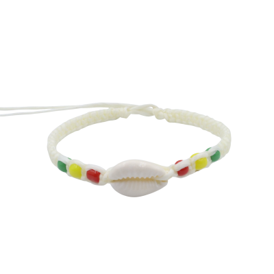 Macrame bracelet with Cowrie shell pendant