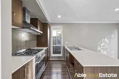 93 Anniversary Avenue, Wyndham Vale VIC 3024
