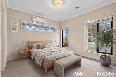 40 Bregman Esplanade, Manor Lakes, VIC 3024