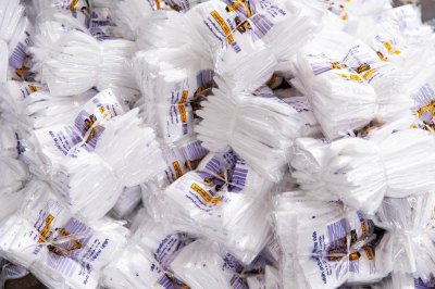 ถุงหูหิ้วตรารถตัก  HDPE