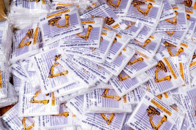 ถุงหูหิ้วตรารถตัก  HDPE