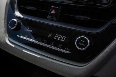 TOYOTA ALTIS 1.6 G (NEW) AT ปี2019 (9กญ3713)